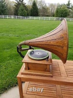 Vintage Antique Victor V 5 Phonograph Music Player Victrola Wood Spear Tip Horn