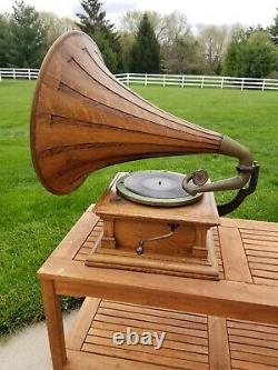 Vintage Antique Victor V 5 Phonograph Music Player Victrola Wood Spear Tip Horn