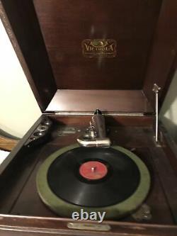 Vintage Victrola Victor Talking Machine XI Record Player Phonograph & Records