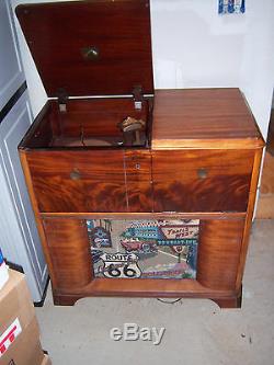 Vtg NEAT HTF RARE VICTROLA Record Player Radio Wood Console Stereo Cabinet